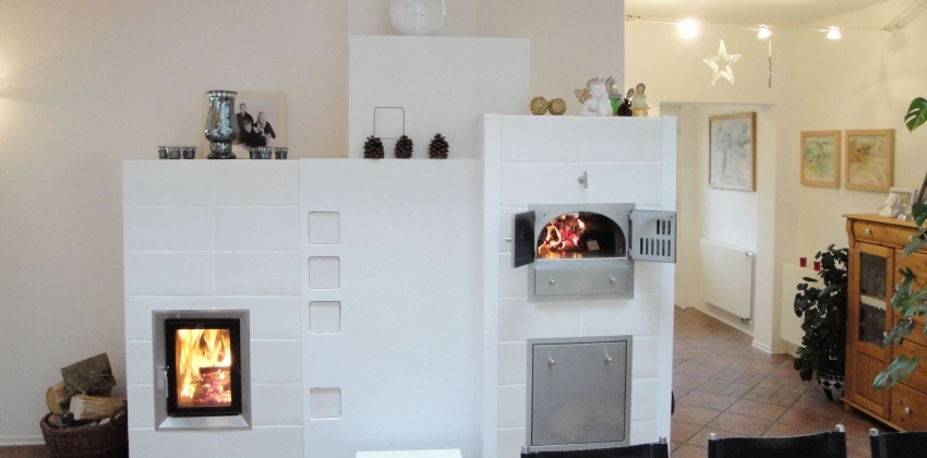 Kachelofen mit integriertem Backofen Kachelofen mit integriertem Backofen